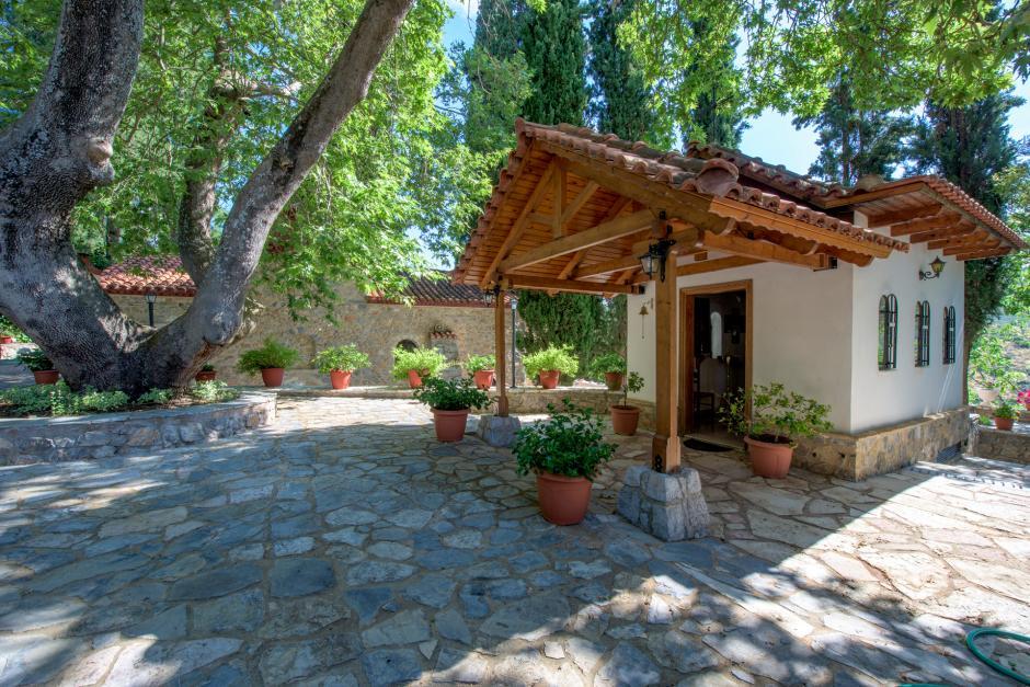 Ιερά Μονή Αγίου Ιωάννου Θεολόγου(Μαζαράκη)