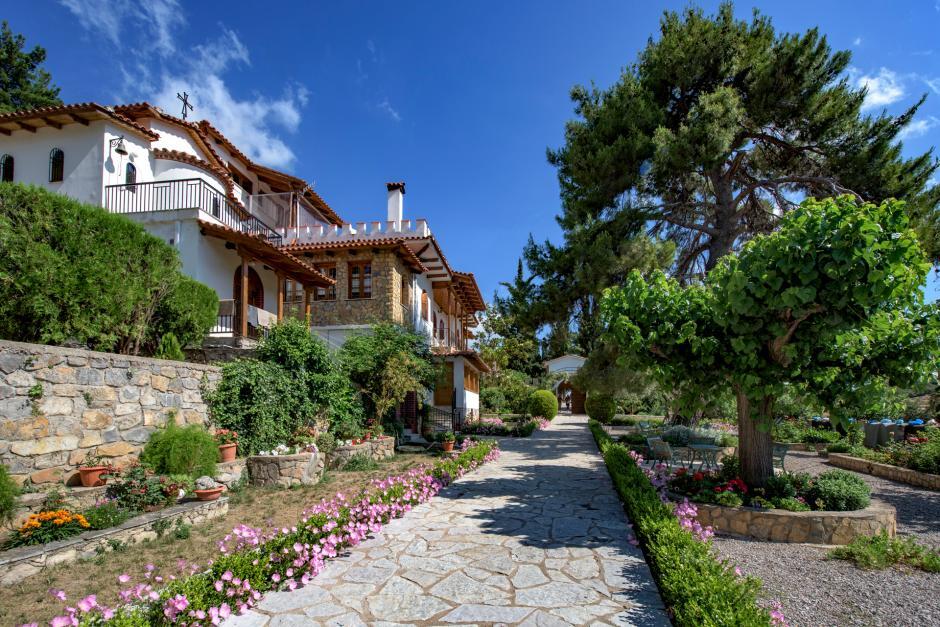 Ιερά Μονή Αγίου Ιωάννου Θεολόγου(Μαζαράκη)