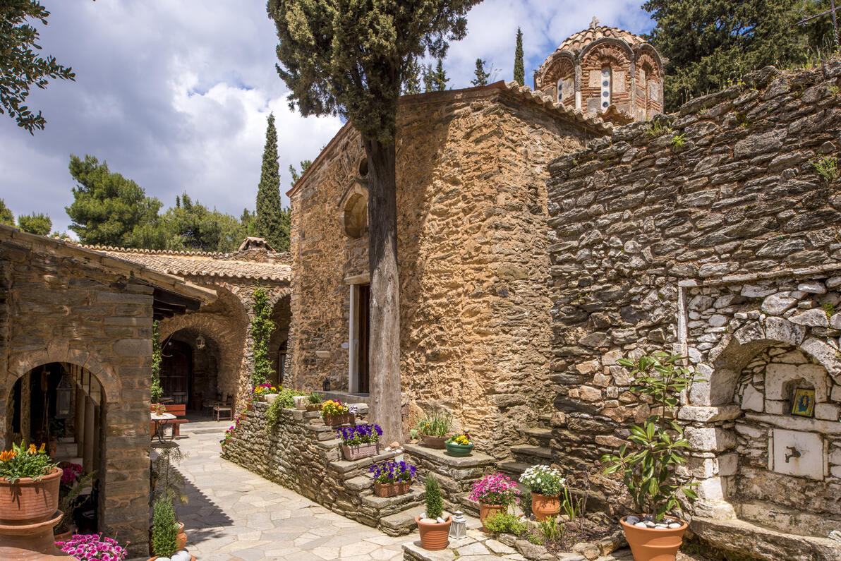 Ιερά Μονή Αστερίου(Ιερά Μονή Παμμεγίστων Ταξιαρχών Μιχαήλ & Γαβριήλ)